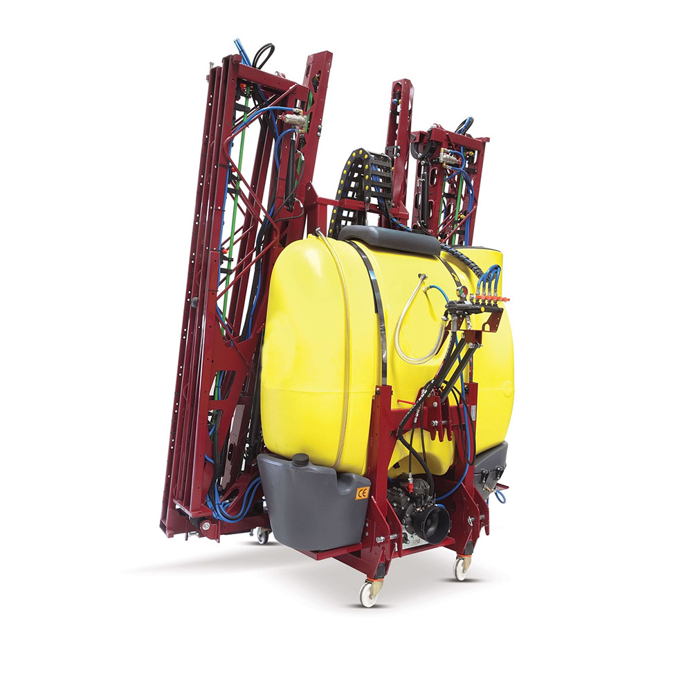ALFA M FIELD SPRAYING MACHINE